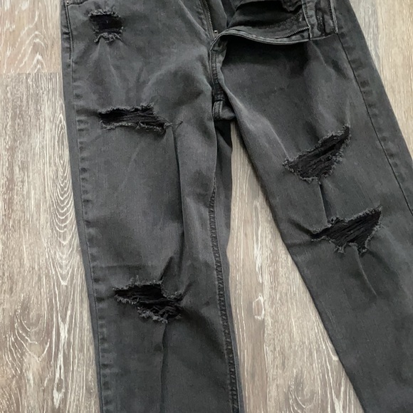 Joe’s Jeans. The Debbie high rise boyfriend crop - Picture 4 of 8